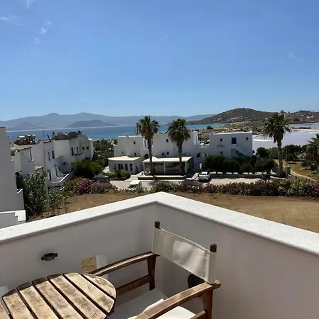 Welcome Naxos מלון דירות 3*